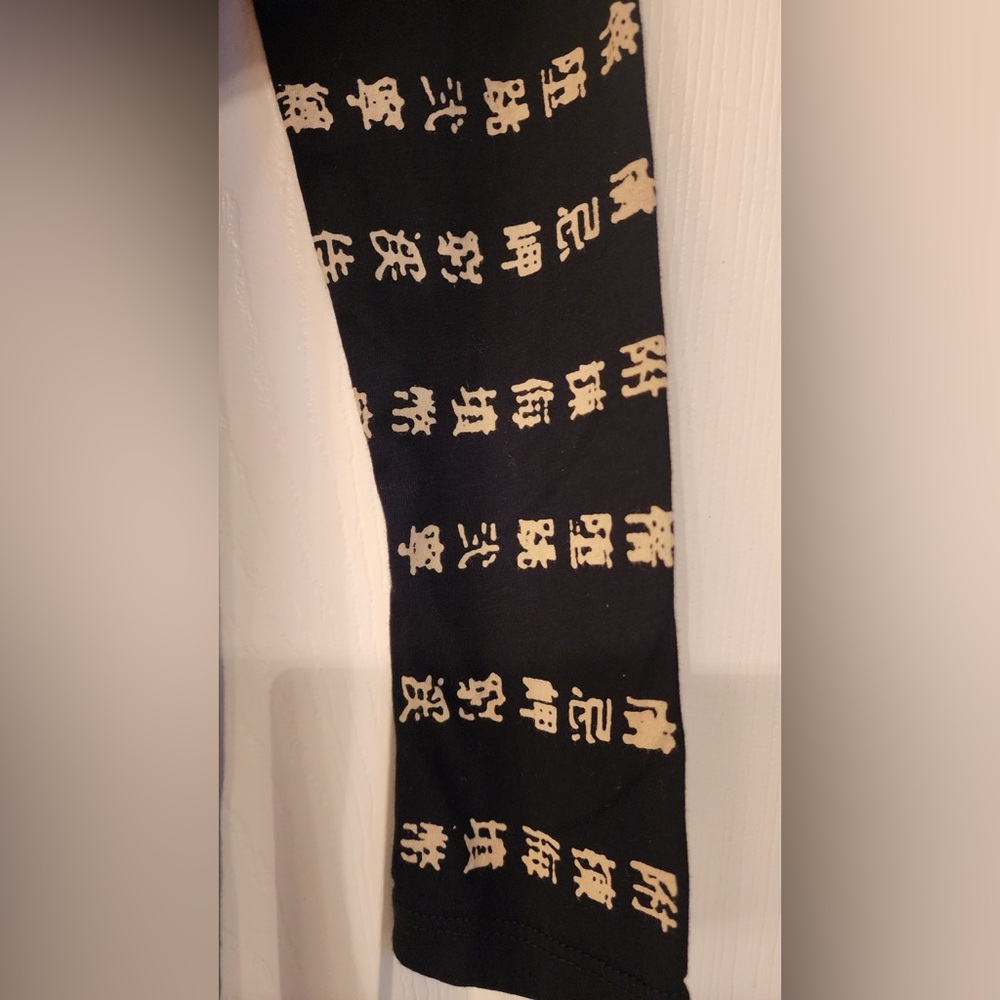 Christian Audigier Crystal Rock Tuni Tsunami Women Black Graphic Top Size Medium - Picture 8 of 12